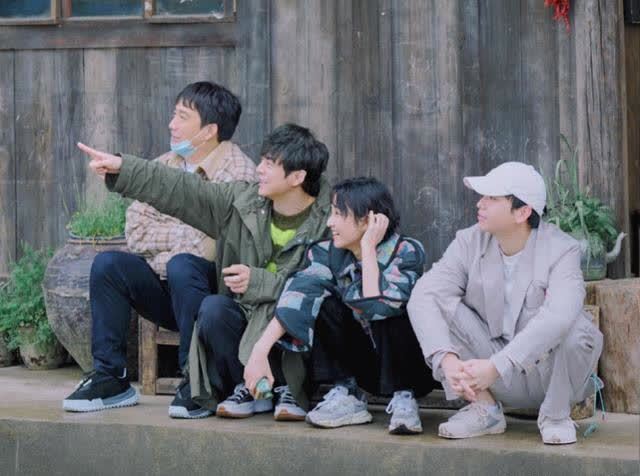 人人 《向往的生活》又上热搜?其实并非人人向往这样的生活.