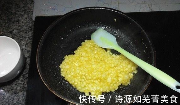 换个方式吃苹果做成苹果酥,酸酸甜甜层层香酥,做法很懒人!