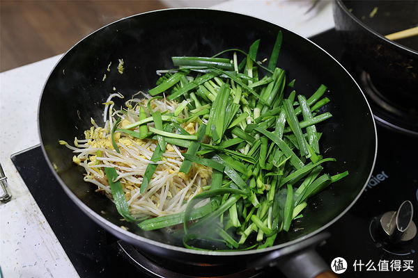 春天到了，“头刀韭菜”该吃了，和这3样炒鲜到家，春天有口福了