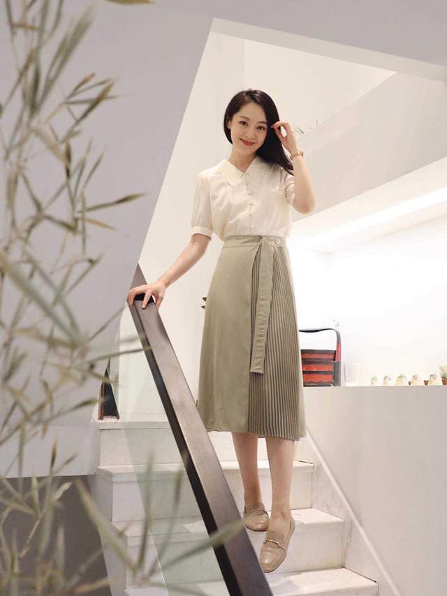 职场|小个子如何穿出“职场”范？一身灰色西服套装精致干练，显高显瘦