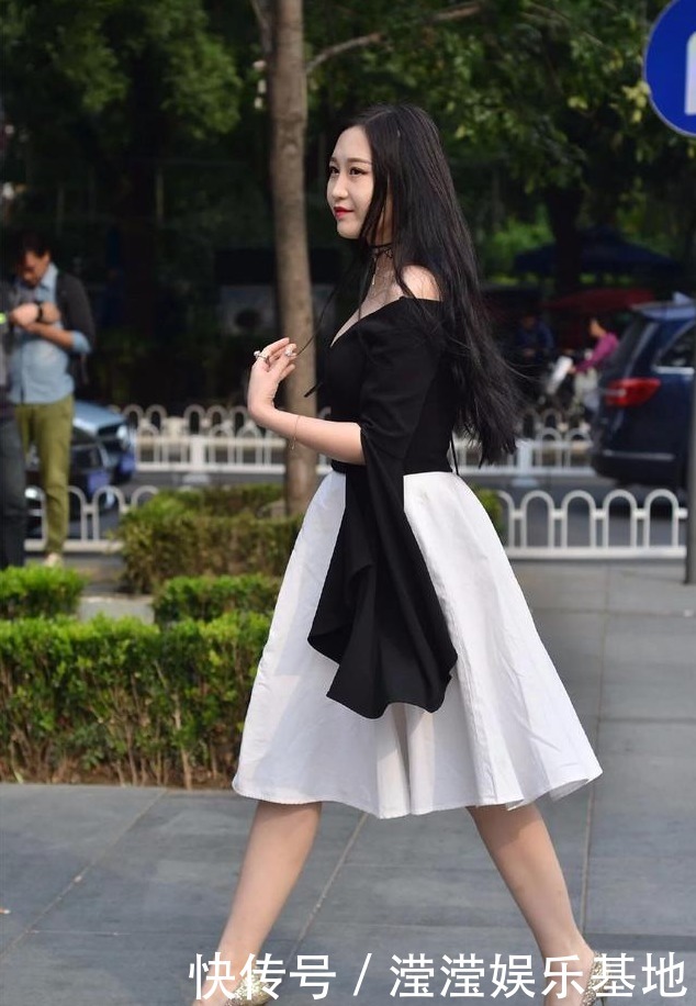 宽松的裙子拥有飘逸的感觉,少女时代青春感需要漂亮的裙子装点