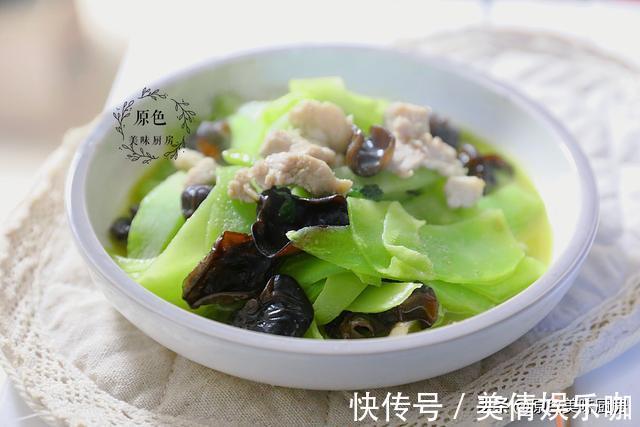 家常|荤素搭配的一道家常小炒，5分钟出锅，好吃又下饭