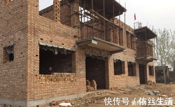 俗语|“盖西不盖东，家中无老翁”，有何意？东边房屋很重要吗？