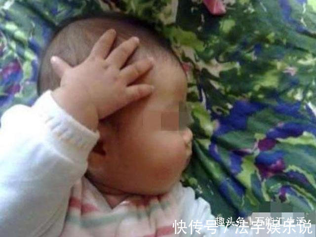 孩子|1岁宝宝老是摸头,妈妈不以为然,检查告知原因父母愧疚