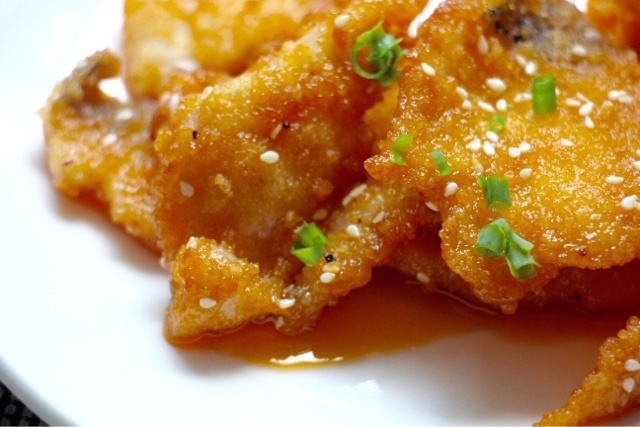 鱼肉不要红烧了,试试新做法,酸甜酥脆味道赞,做一盘都不够吃