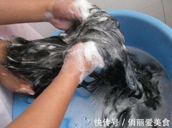 秘方 民间一个土秘方,不管白发多严重,让你从此告别染发,了解一下