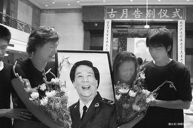 出演|他是李讷最怕见的人，一生出演毛主席87次，葬礼引300名市民送行