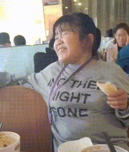 |搞笑GIF:今天给大家来个街头篮球, 是不是感觉很炫酷的样子?