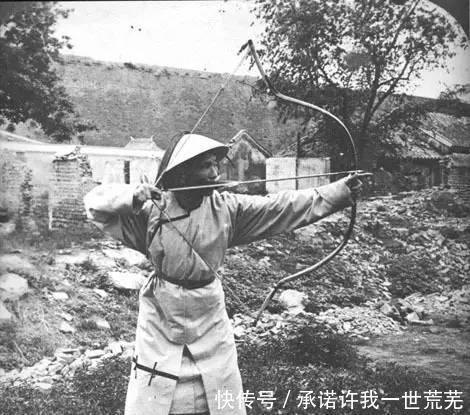 老照片|一组清末弓箭手老照片,和影视剧中的不一样,图三为湘军将领!