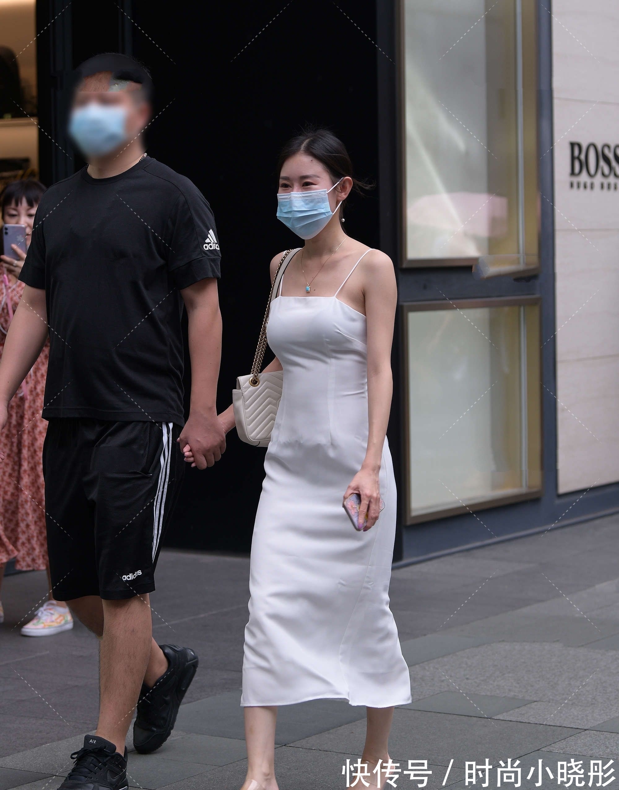 长款 白色长款连衣裙高贵又纯洁,不仅显瘦还凸显气质