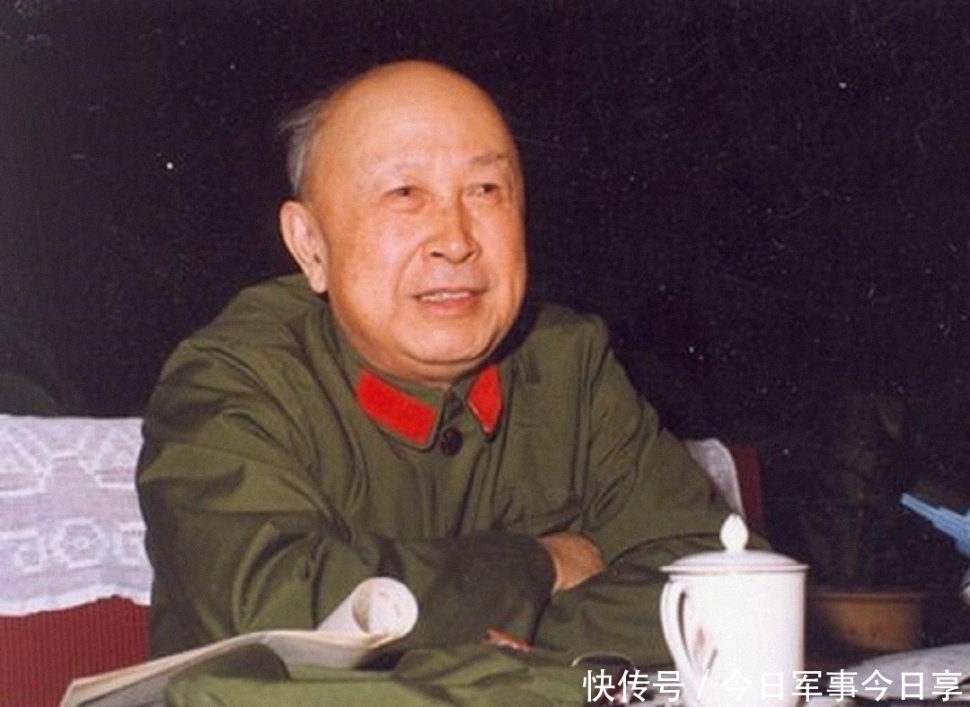 抬棺|钱学森的葬礼:三军仪仗队抬棺,党旗盖棺,告别“航天之父”!