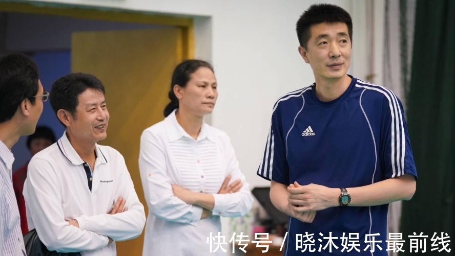 中国女排|女排主帅迟迟不选,排协其实在等郎平?球迷:江郎才尽了!