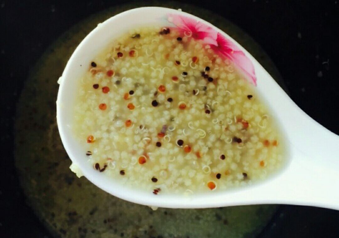 熬小米粥时，不要只加水，多加些“它”，营养价值翻倍，粥更香