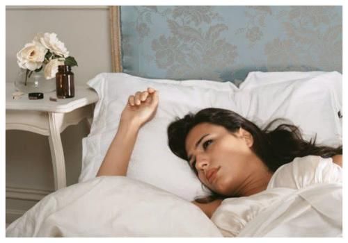 症状|经常失眠，这4种方法有效缓解失眠症状，让你整晚精致睡眠！