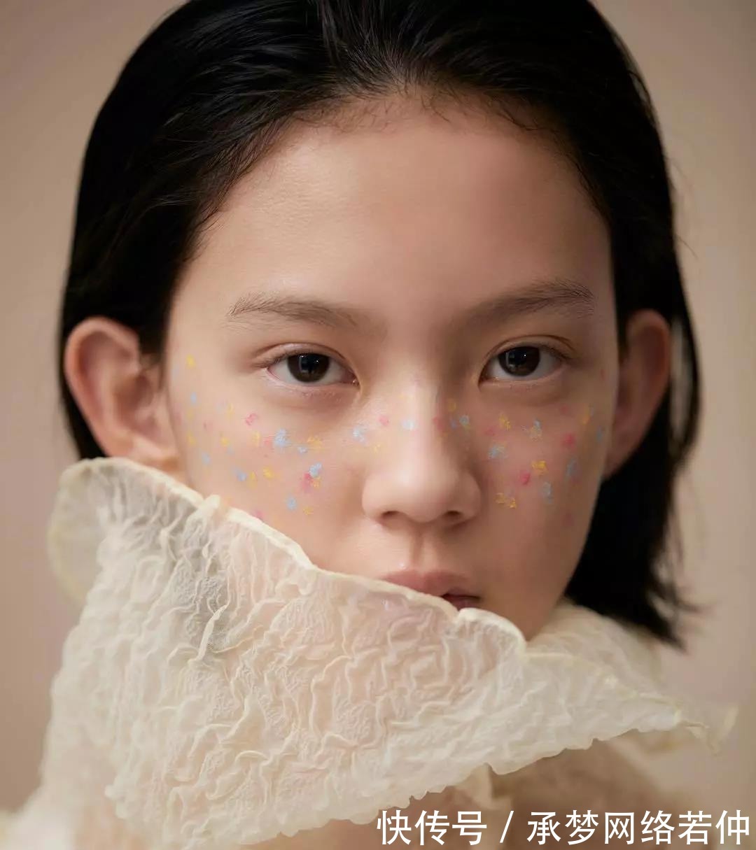 直角肩|女生如果有这3个“特征”,就剪掉你的长发吧,短发更适合你!