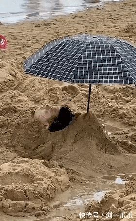 |搞笑GIF:姑娘这么玩,你想笑死我吗?