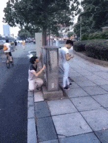 |幽默笑话:小时候有点结巴 我爸煞费苦心把我治好了