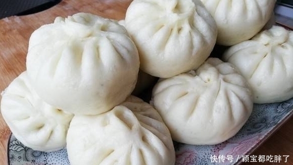 肉包子不香不嫩?教你一招方法,包子软嫩又多汁,比灌汤包都好吃