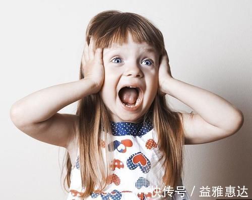 窝里横|孩子在家是“小霸王”?出门秒变“怂”,那你一定要知道4个原因