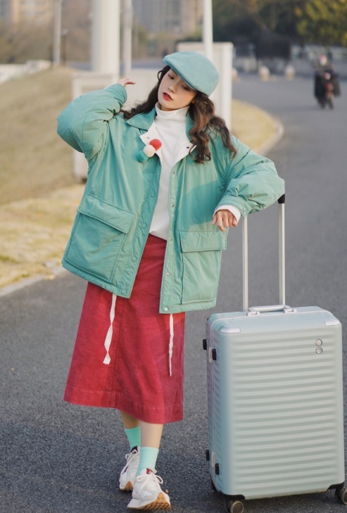 半身裙|小个子女生的冬季穿搭,羽绒服搭配半身裙显高显瘦,青春感满分!