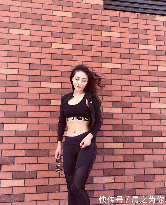 高跟鞋 打底裤的设计,展现出属于自己独特的美丽,彰显出简约时尚大气