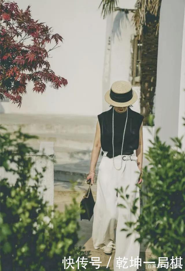 过了50岁的女人,建议尝试三木妈这4种阔腿裤穿搭,干练又优雅