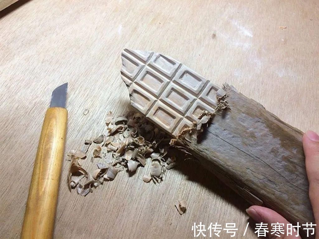 美食!他用木头雕刻超逼真美食,虽不能吃,可比真的食物值钱多了