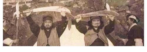 银元$刽子手砍一颗头能有多少钱?他们在古代的收入到底是什么水准?