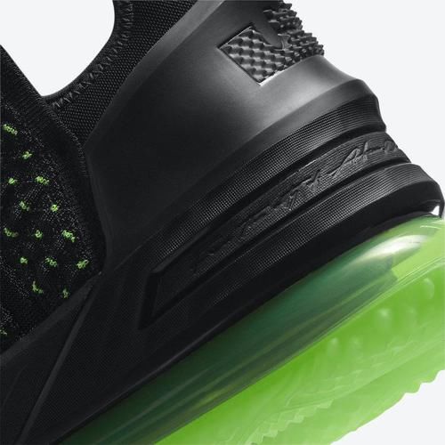 詹姆斯招牌快攻灌篮灵感！Nike LeBron 18 “ Dunkman ” 官图释出！