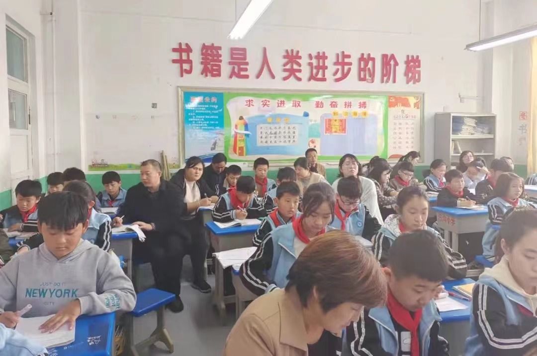 汪沟小学|山东省临沂汪沟小学“以生为本，学为中心 ”推进“乐思课堂”