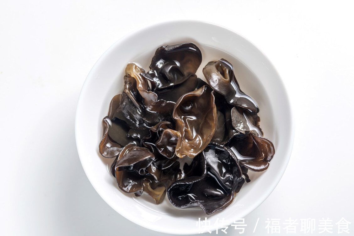 小苏打|木耳切记不要直接泡，教你一招，虫卵全跑掉，10分钟泡得又大又软