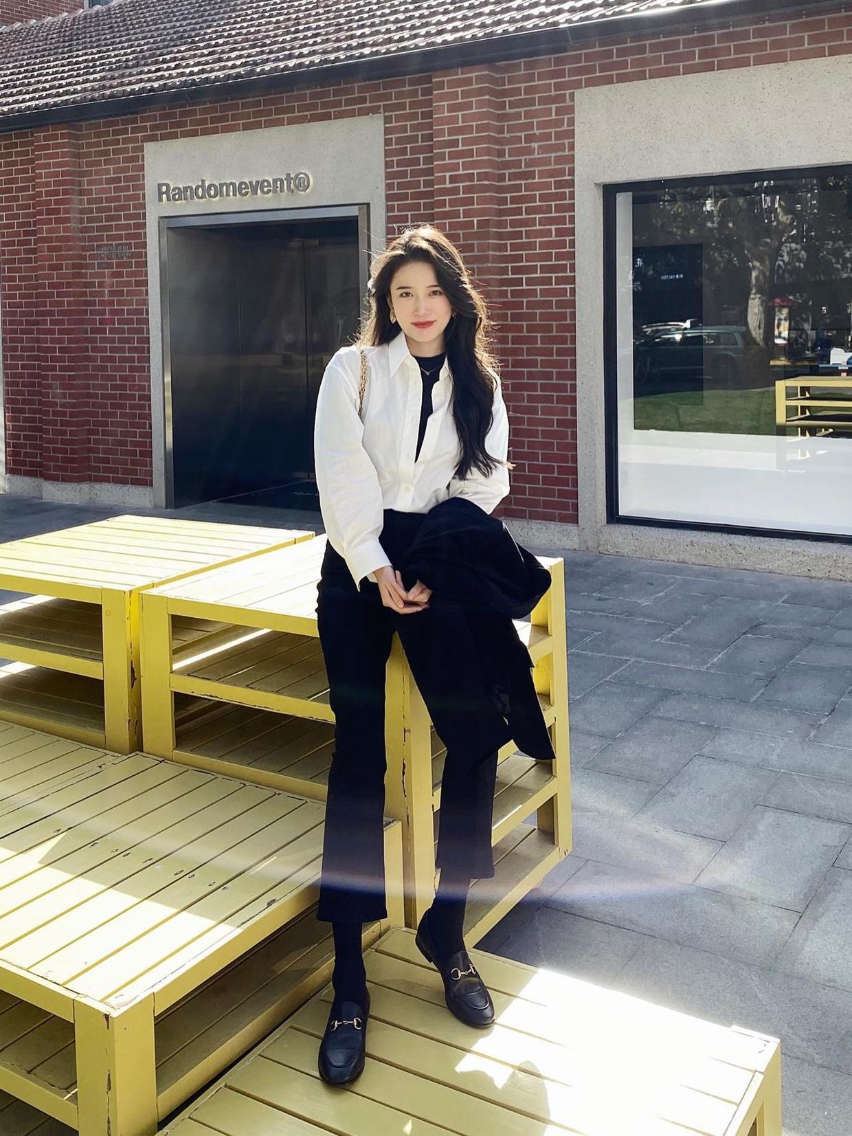 驼色 这个冬天“灯芯绒西装”火了,保暖还有大女人韵味,值得借鉴