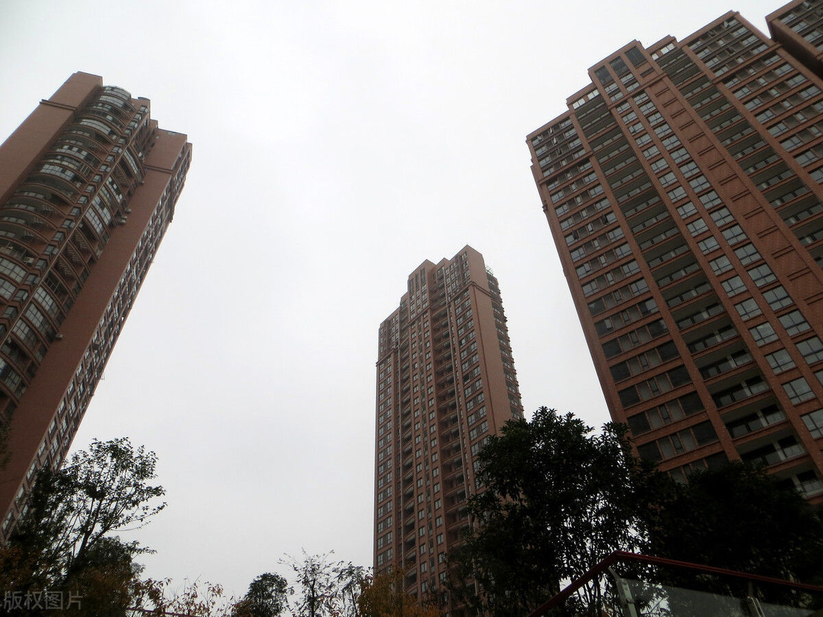 买房|没等到房产税,“房东税”先来了,炒房客、投资者会抛售房产吗