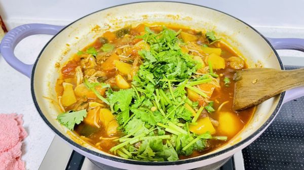 洋葱|番茄金针牛腩