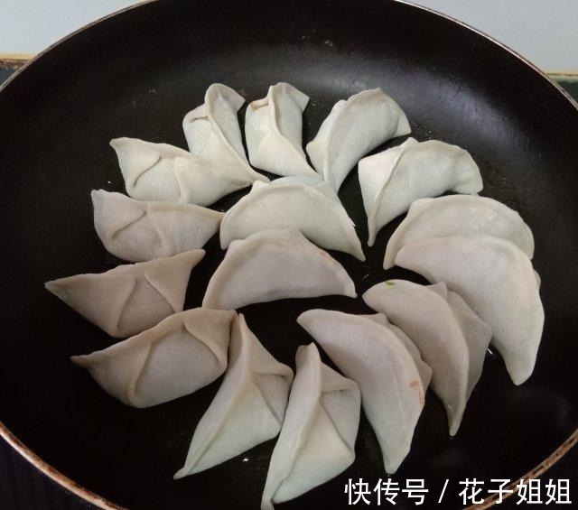 猪肉煎饺|韭菜猪肉煎饺,鲜香味美,百吃不厌!