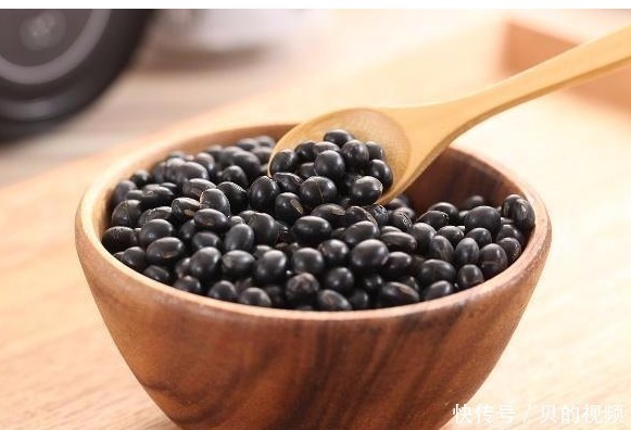 桂圆肉|人到40多吃黑豆,别只会用黑醋泡,春天我常这样煮,越简单越好