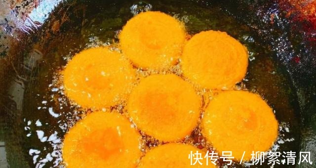 做南瓜饼时,只加糯米粉是错误的!多加这2样,南瓜饼香甜又软糯!