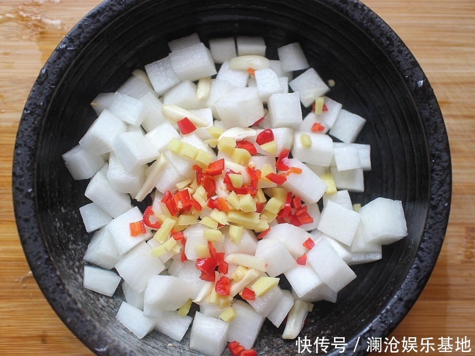  简单|此菜切一切，拌一拌就能吃，酸甜脆口，解腻下酒，做法好简单