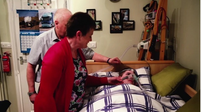 男孩|患上怪病的男孩,只要睡觉就会停止呼吸,被称为“水中仙的诅咒”