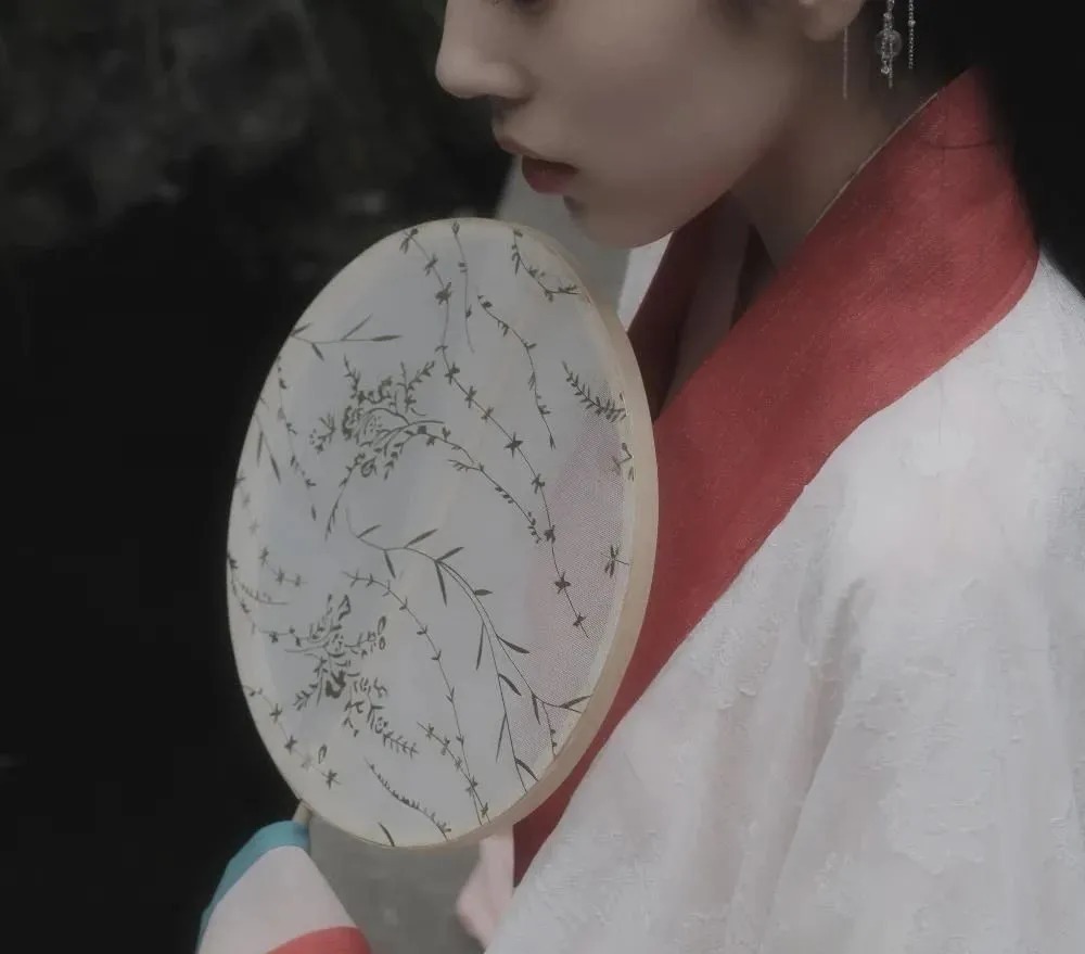 烟草#宋词之美真的被低估了!这15首绝美宋词,一生一定要读一次