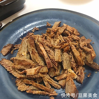 春饼|想要滋阴补血吗？这道春饼少不了