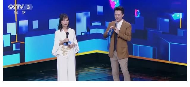 主持多档央视门面节目,为何杨帆始终得不到登上大舞台的机会?