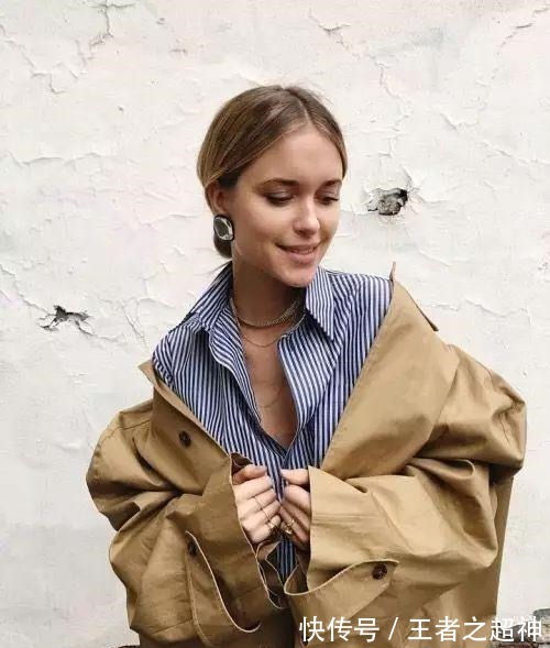 蒂凡尼的早餐 要把风衣穿时髦,今年,这2个时髦点要记好!