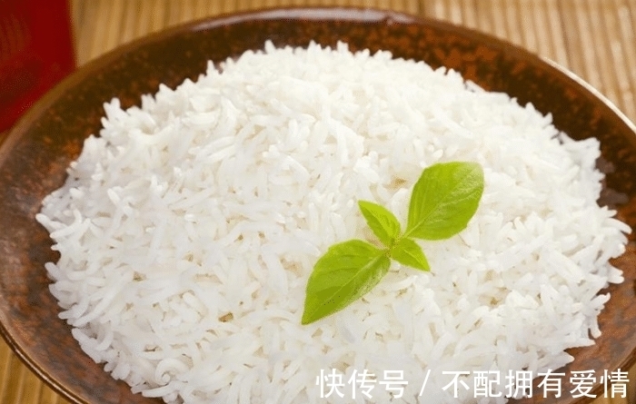 米饭|老中医劝告：米饭最好少吃，能不吃就不吃，赶紧告诉家人知道