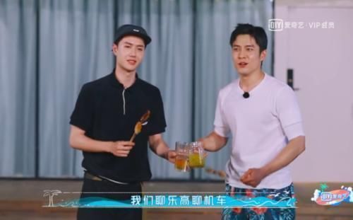 王一博|王一博黃軒深夜談心，有誰注意到王一博說了啥意外暴露生活狀態(tài)