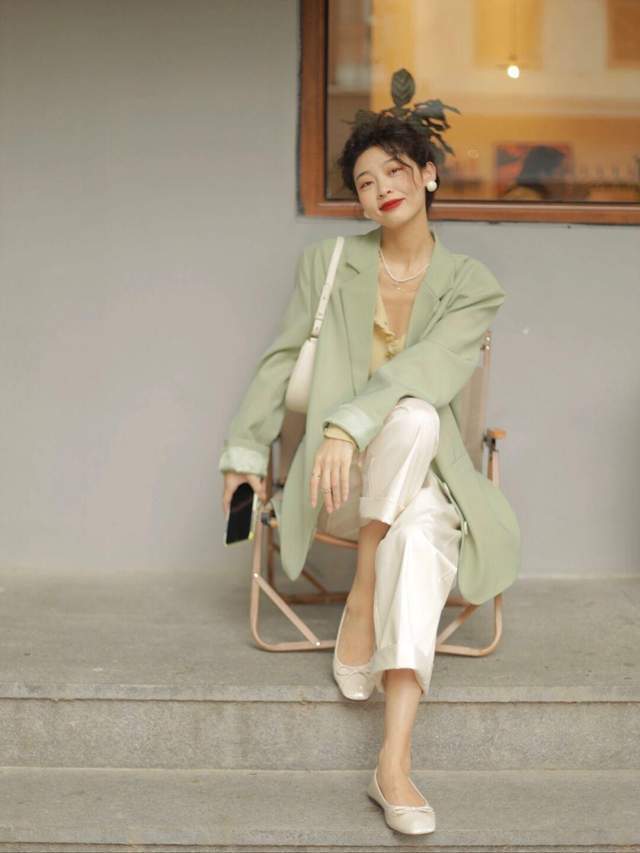 氛围感|复古港风穿搭怎么配?这些小技巧赶紧收藏起来,让你变得更加洋气