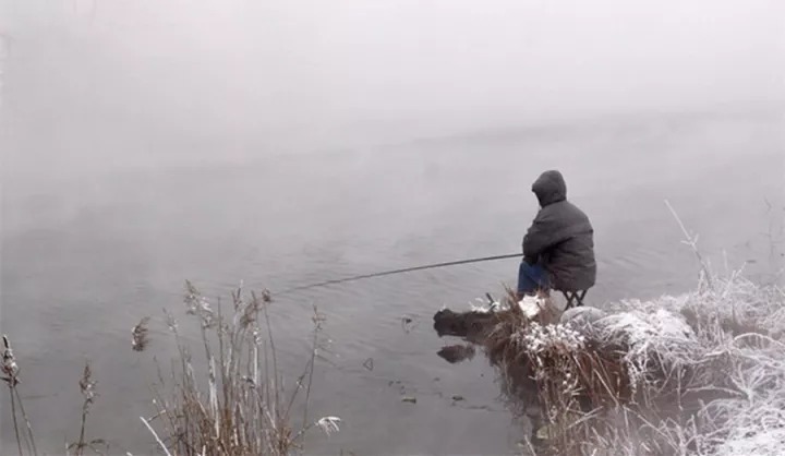 冬天的鲫鱼都藏在哪儿？冬钓这样选位，不愁钓不到鱼！