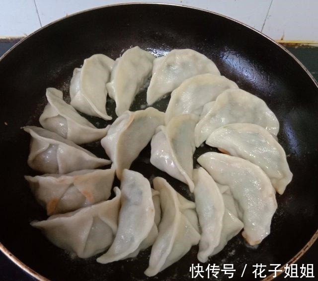 猪肉煎饺|韭菜猪肉煎饺，鲜香味美，百吃不厌！