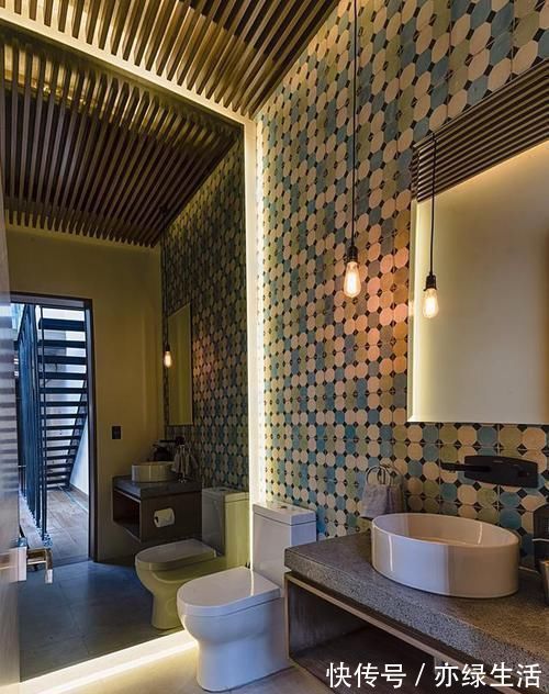 豪车|老房扒掉盖栋别墅，115平带车库放豪车，花300万村里人都说出息了