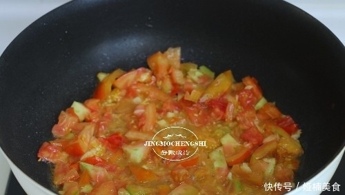 西红柿|我烧茄子从来不油炸,只需多一步,茄子吸油少,炒熟也不变黑